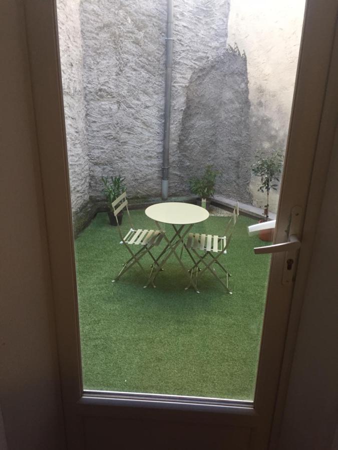 Victor Hugo Confort Et Sa Pizza Offerte Aurillac Exterior foto